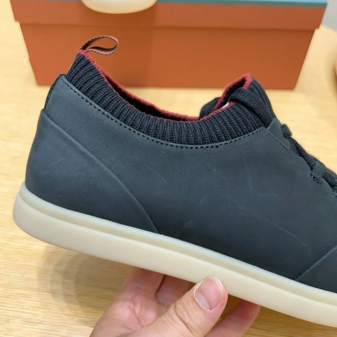 Men's men's shoes 💰P500💰[loro piana] The new moccasin shoes are popular all over the world, and the official website is selling like hotcakes. The upper is made of original first-layer cowhide and matched with original rubber soles. It is a classic. The complex craftsmanship and meticulous structure make the shoes light and soft, allowing you to walk comfortably and freely. Perfect for summer wear. Yardage: 38-45. (45 is custom-made and cannot be returned or exchanged)